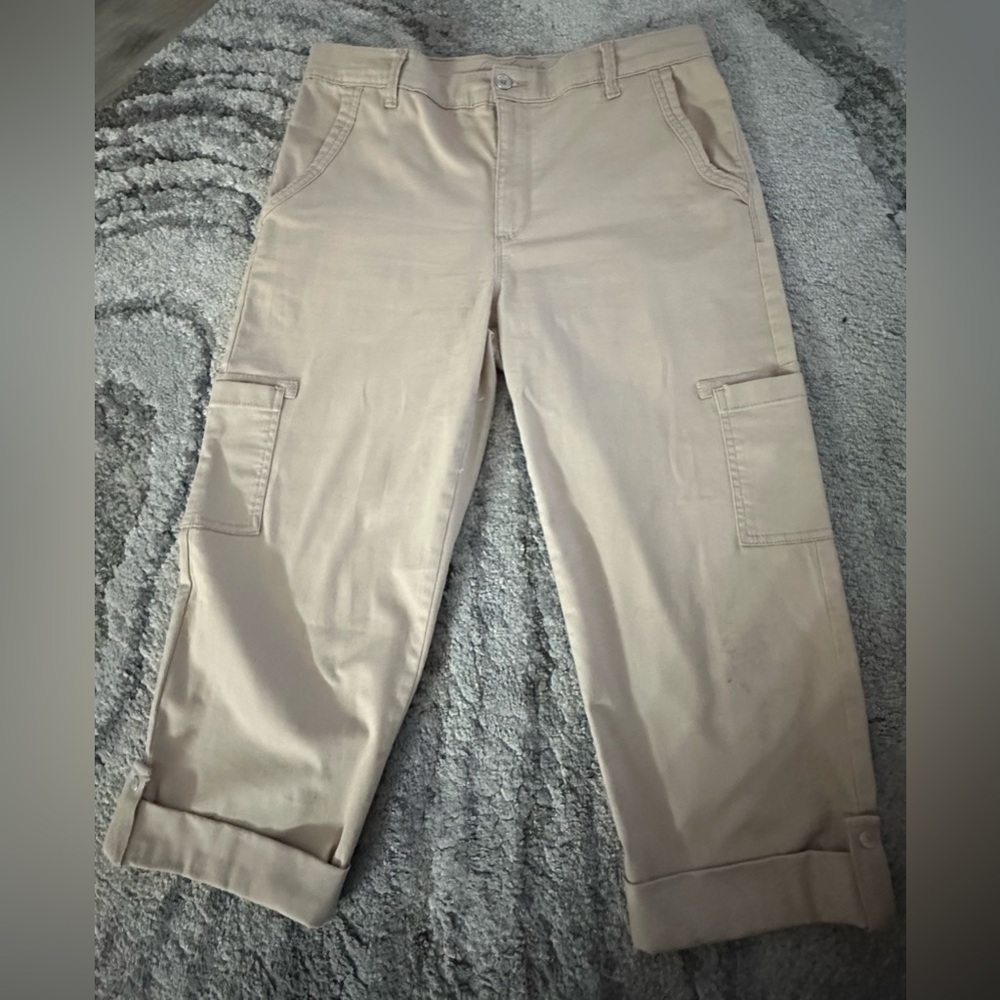 Gloria Vanderbilt Beige Capri Cargo Pants - Size 10